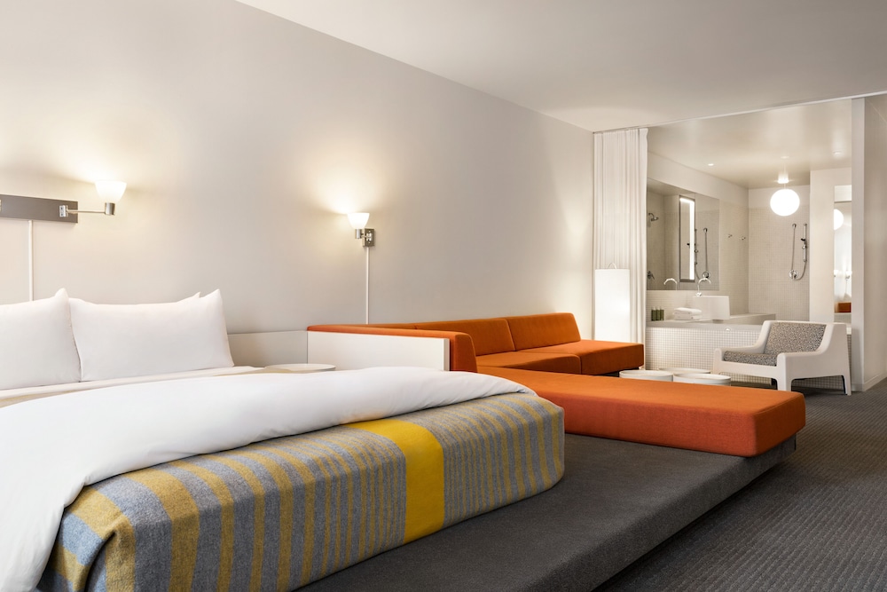 The Delphi Hotel — Hotel rooms in Los Angeles, California