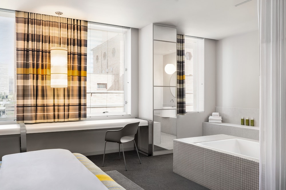 The Delphi Hotel — Hotel rooms in Los Angeles, California