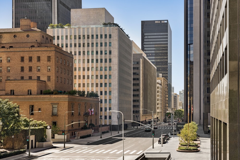 The Delphi Hotel — Hotel building in Los Angeles, California