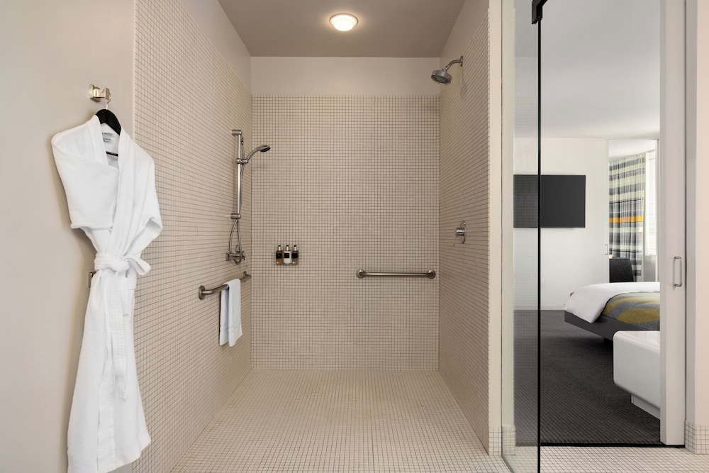 The Delphi Hotel — Hotel rooms in Los Angeles, California