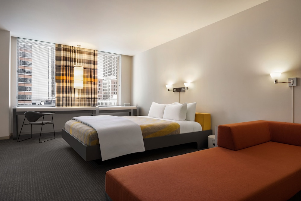The Delphi Hotel — Hotel rooms in Los Angeles, California