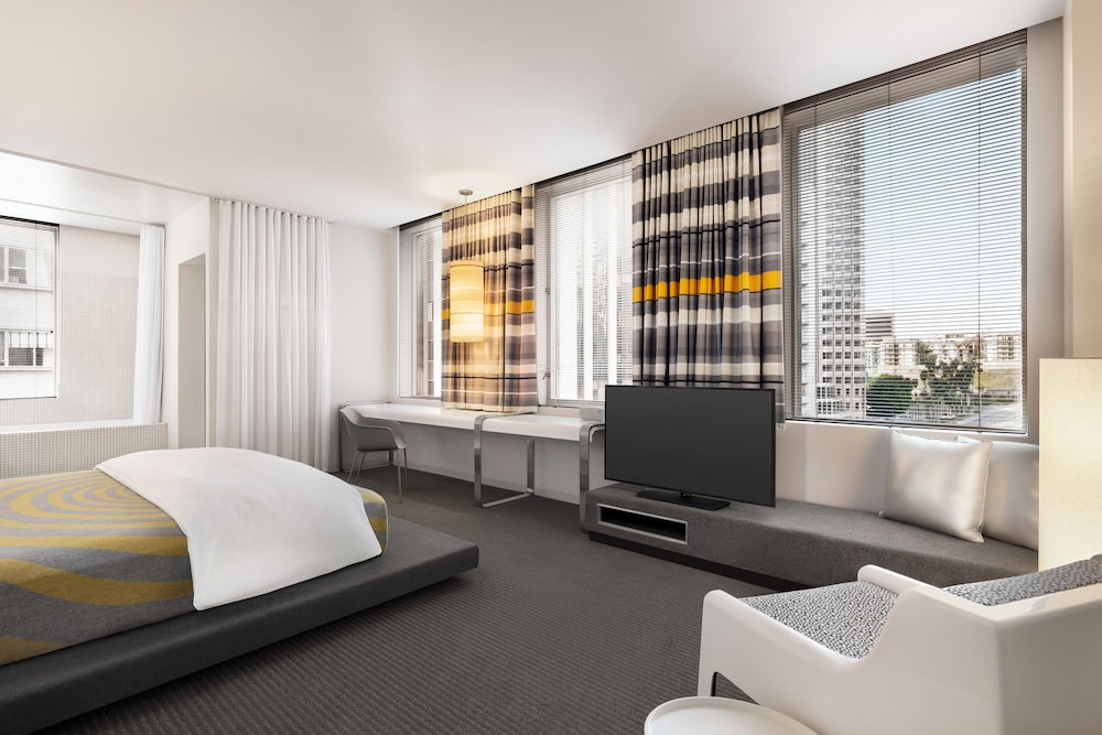 The Delphi Hotel — Hotel rooms in Los Angeles, California