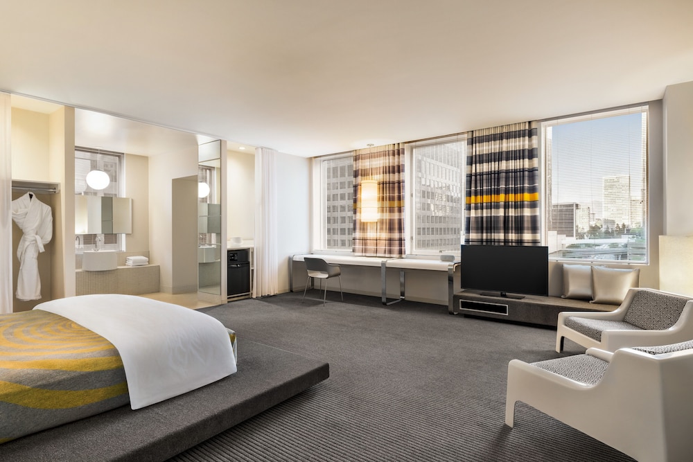 The Delphi Hotel — Hotel rooms in Los Angeles, California