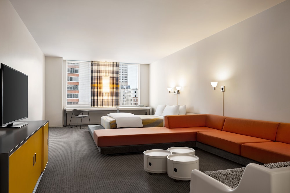 The Delphi Hotel — Hotel rooms in Los Angeles, California