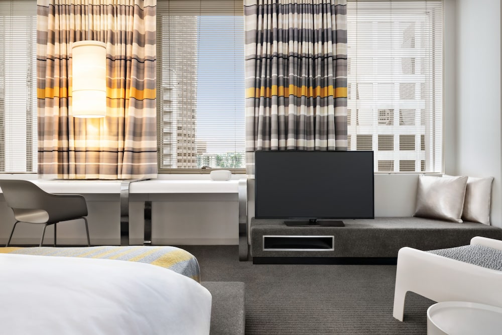 The Delphi Hotel — Hotel rooms in Los Angeles, California