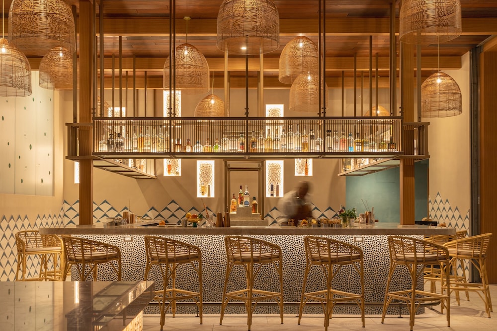 The Delphi Hotel — Restaurant & bars in Los Angeles, California