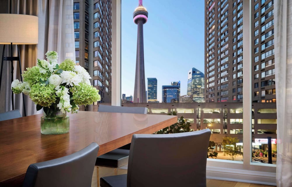 Radisson Blu Toronto Downtown — Hotel rooms in Toronto, Ontario