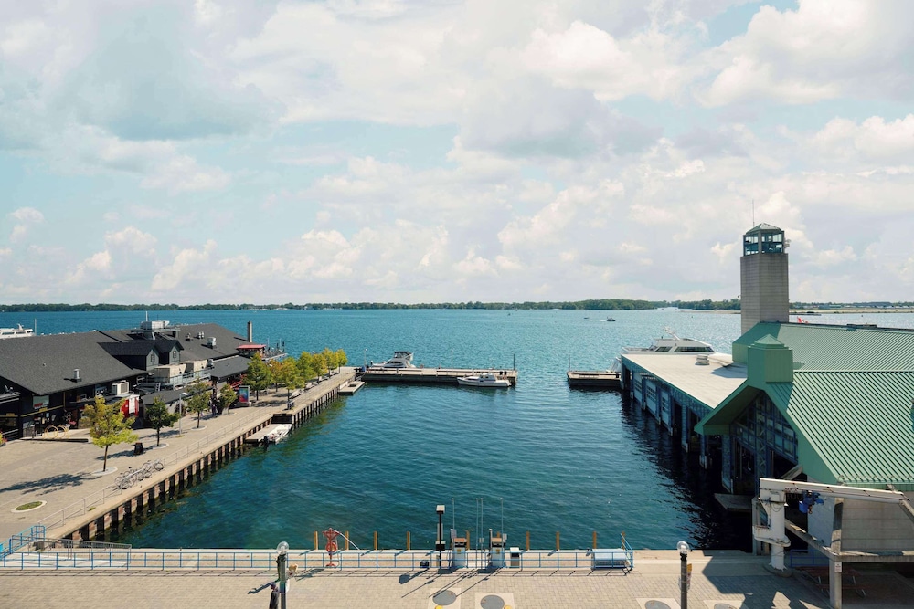 Radisson Blu Toronto Downtown — Attractions in the area in Toronto, Ontario