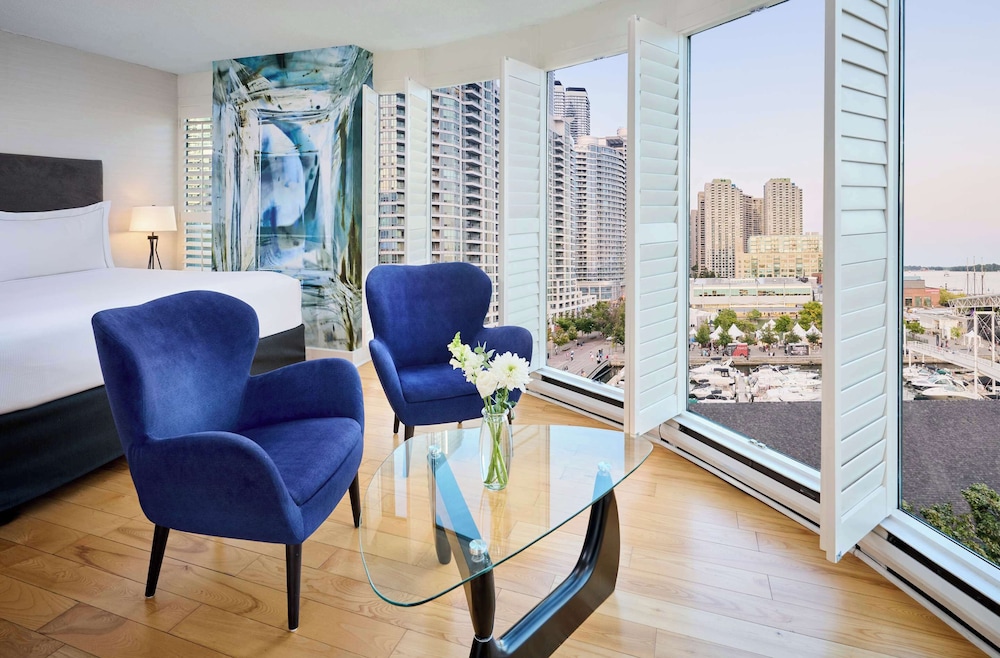 Radisson Blu Toronto Downtown — Hotel rooms in Toronto, Ontario