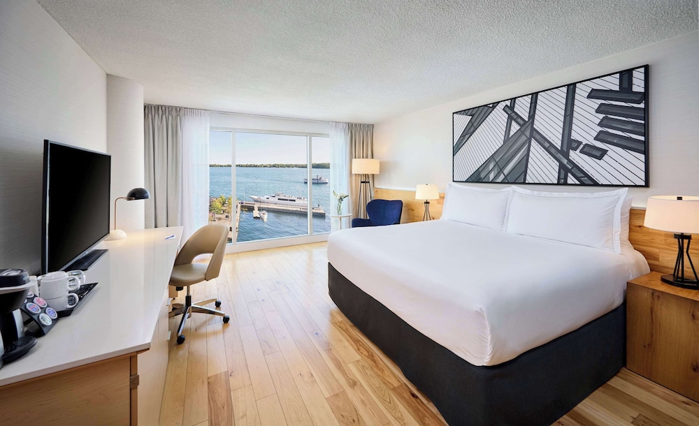 Radisson Blu Toronto Downtown — Hotel rooms in Toronto, Ontario