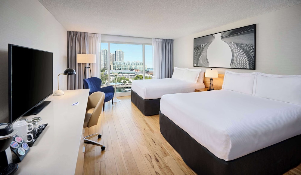 Radisson Blu Toronto Downtown — Hotel rooms in Toronto, Ontario