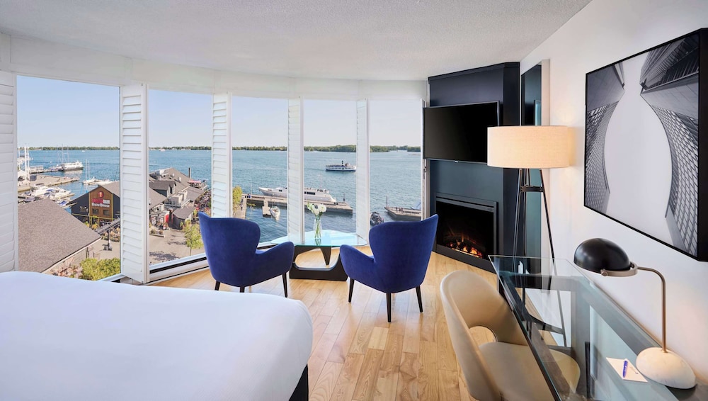Radisson Blu Toronto Downtown — Hotel rooms in Toronto, Ontario