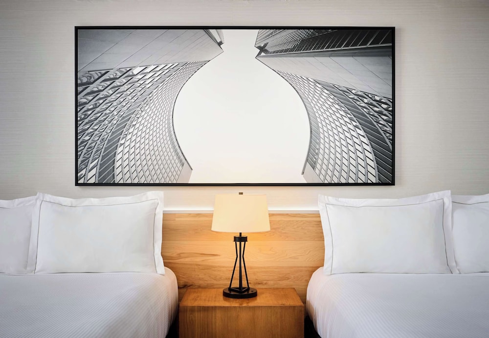 Radisson Blu Toronto Downtown — Hotel rooms in Toronto, Ontario
