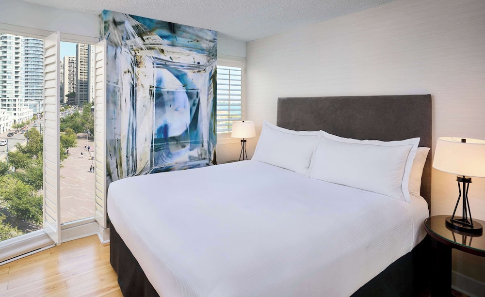 Radisson Blu Toronto Downtown — Hotel rooms in Toronto, Ontario