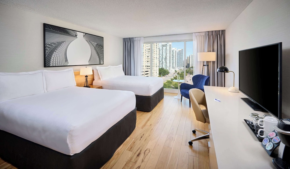 Radisson Blu Toronto Downtown — Hotel rooms in Toronto, Ontario