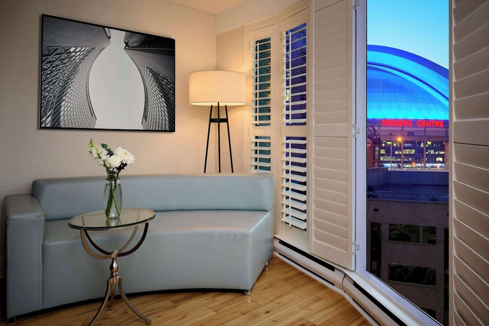 Radisson Blu Toronto Downtown — Hotel rooms in Toronto, Ontario