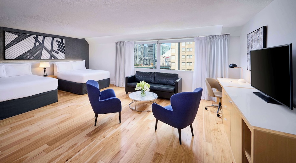 Radisson Blu Toronto Downtown — Hotel rooms in Toronto, Ontario