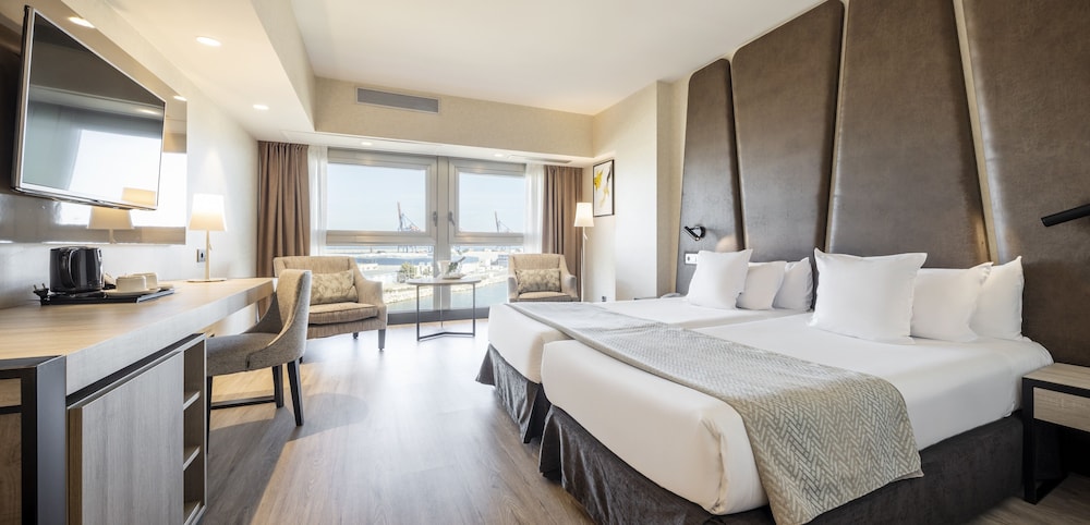 Hotel ILUNION Malaga - zdjęcie 2