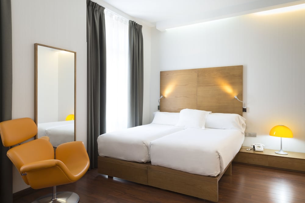 Petit Palace Plaza Malaga Hotel — Hotel rooms in Malaga, Andalusia
