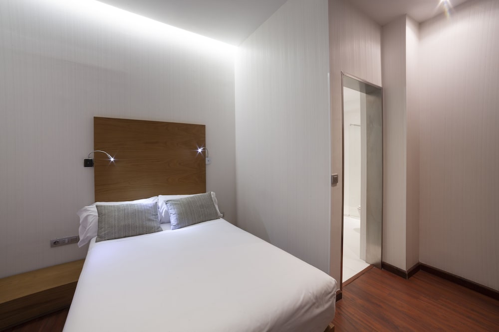 Petit Palace Plaza Malaga Hotel — Hotel rooms in Malaga, Andalusia