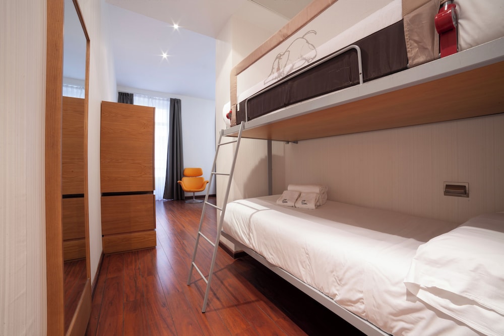 Petit Palace Plaza Malaga Hotel — Hotel rooms in Malaga, Andalusia