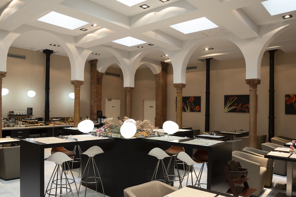 Petit Palace Plaza Malaga Hotel — Restaurant & bars in Malaga, Andalusia