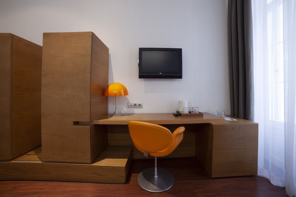 Petit Palace Plaza Malaga Hotel — Hotel rooms in Malaga, Andalusia