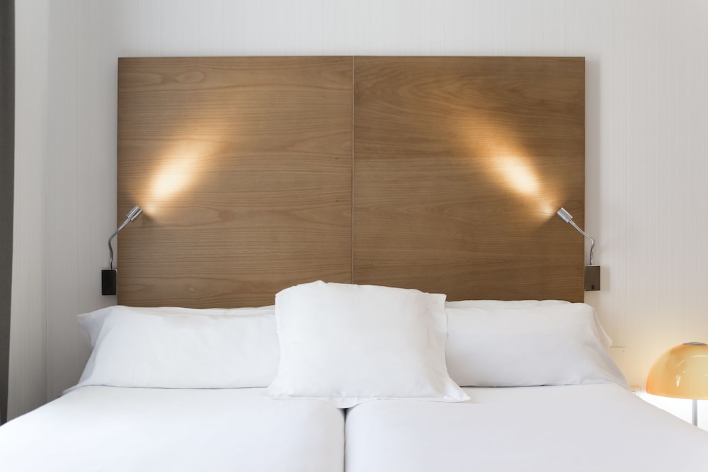 Petit Palace Plaza Malaga Hotel — Hotel rooms in Malaga, Andalusia