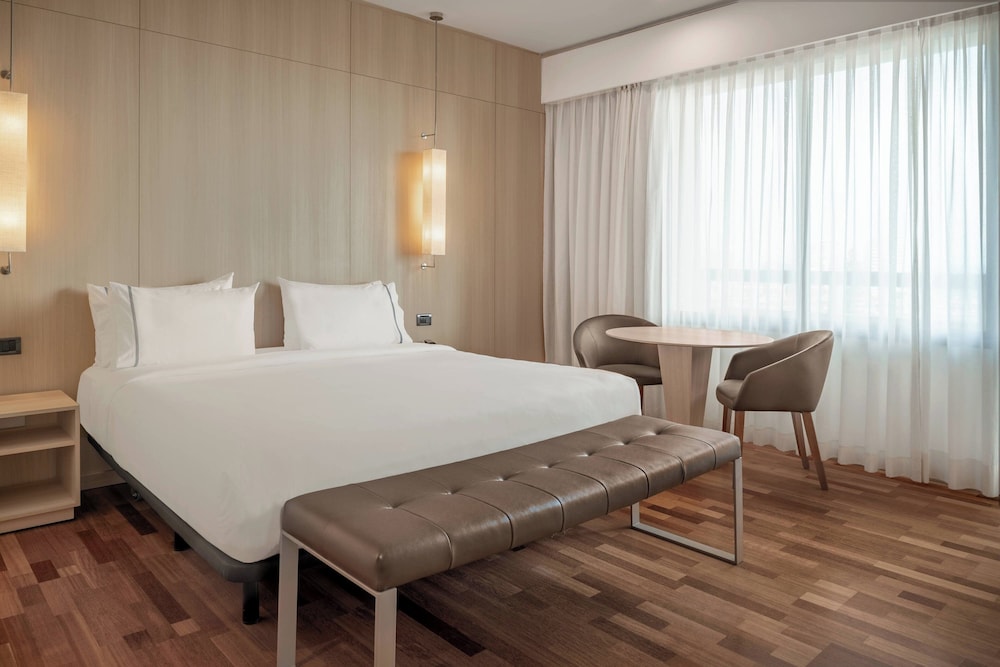 AC Hotel by Marriott Málaga Palacio — Hotel rooms in Malaga, Andalusia