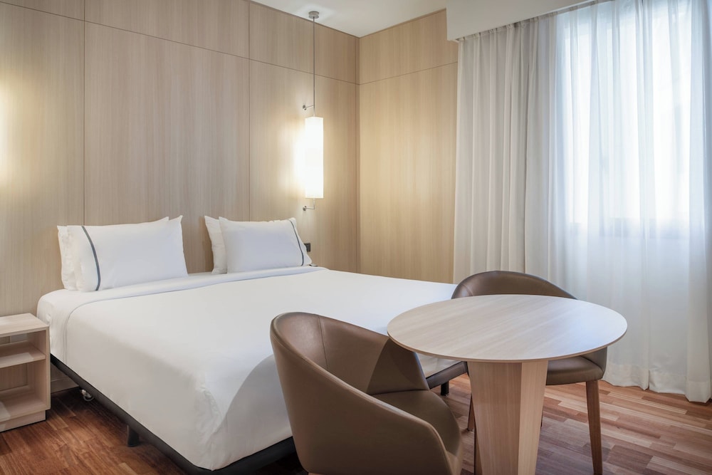 AC Hotel by Marriott Málaga Palacio — Hotel rooms in Malaga, Andalusia