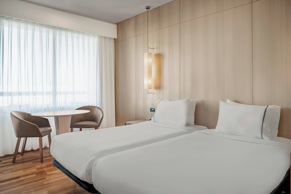 AC Hotel by Marriott Málaga Palacio — Hotel rooms in Malaga, Andalusia