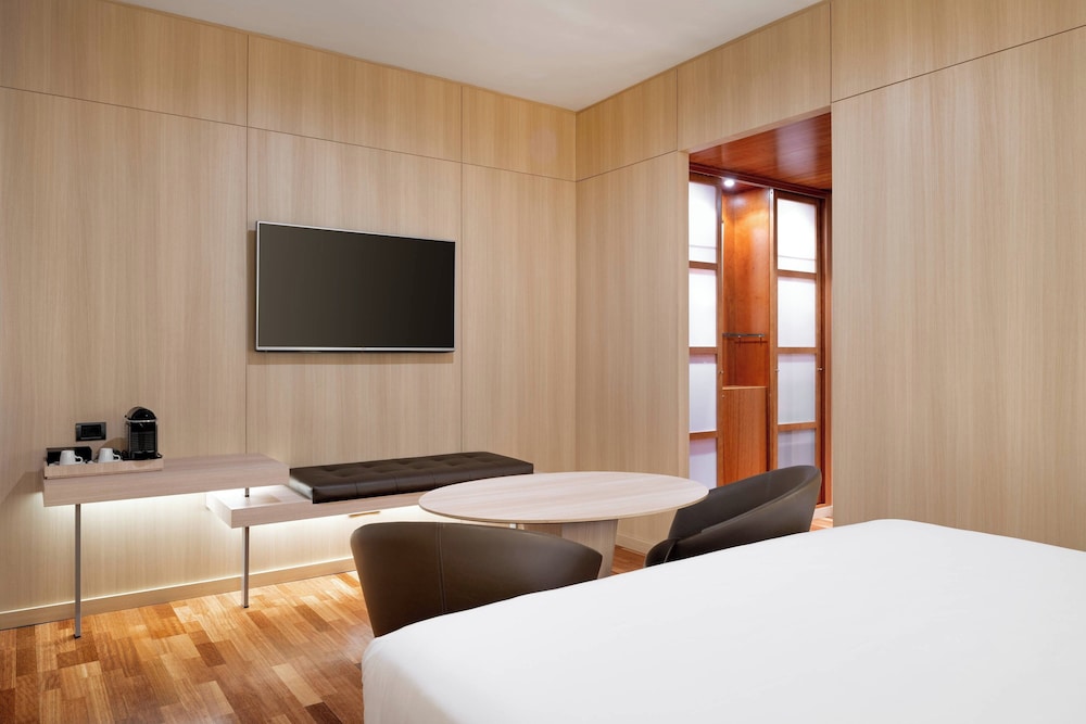 AC Hotel by Marriott Málaga Palacio — Hotel rooms in Malaga, Andalusia