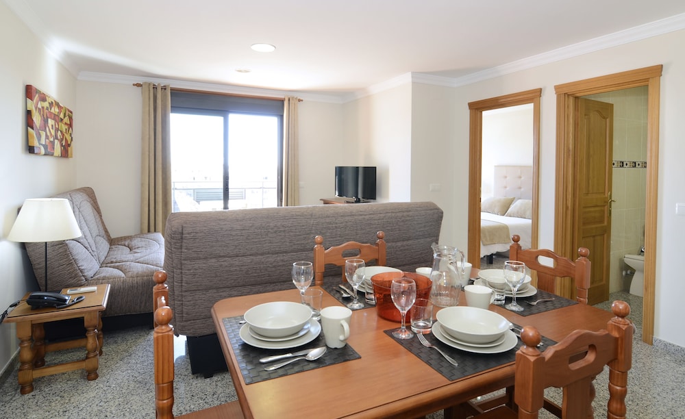 Aparthotel Nuriasol — Hotel rooms in Fuengirola, Andalusia