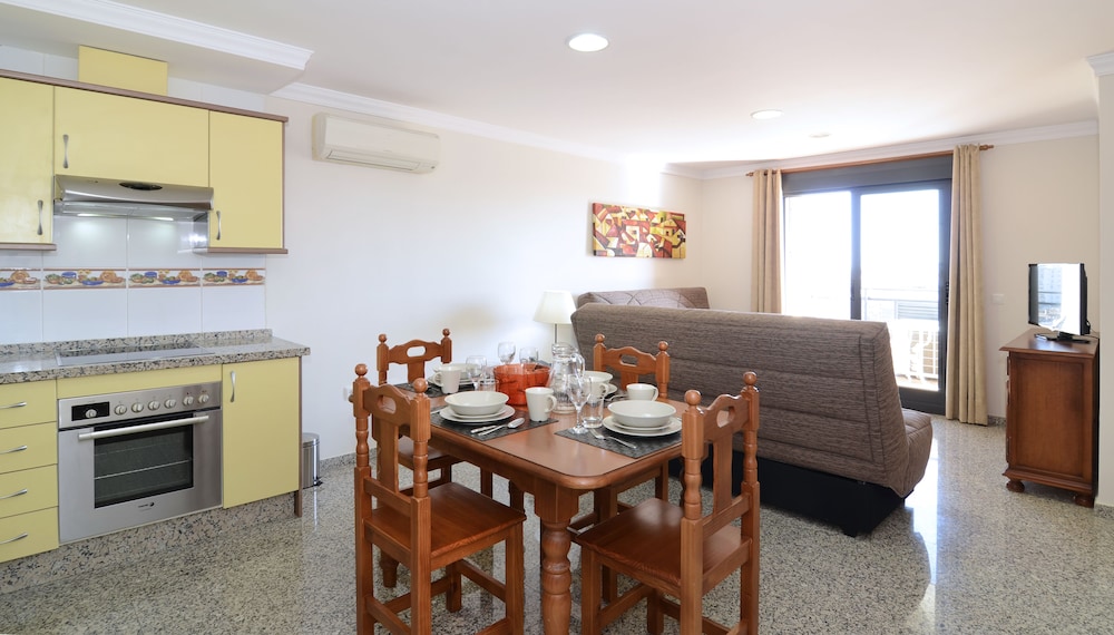 Aparthotel Nuriasol — Hotel rooms in Fuengirola, Andalusia