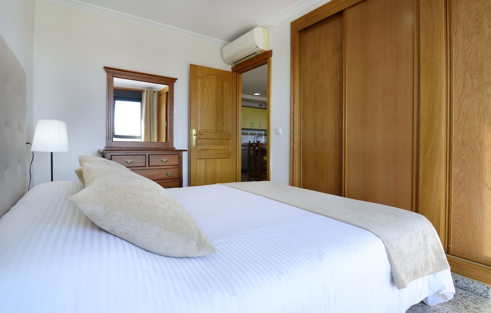 Aparthotel Nuriasol — Hotel rooms in Fuengirola, Andalusia