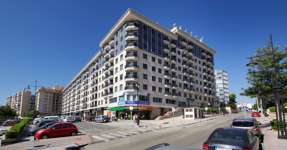 Aparthotel Nuriasol — Hotel building in Fuengirola, Andalusia