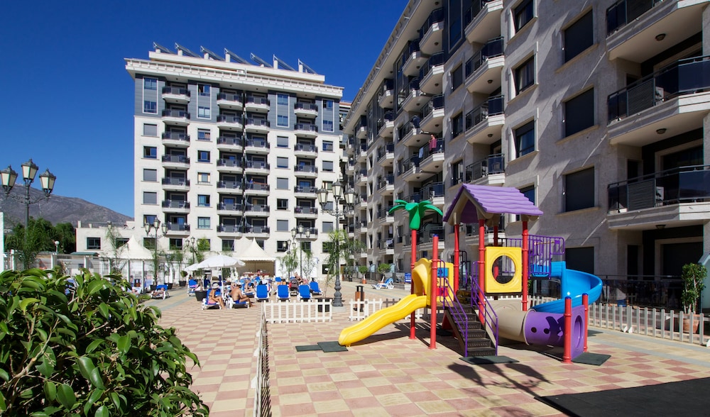 Aparthotel Nuriasol — Hotel building in Fuengirola, Andalusia
