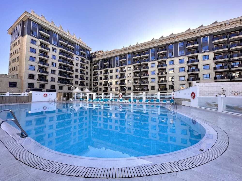 Aparthotel Nuriasol — Swimming pool in Fuengirola, Andalusia