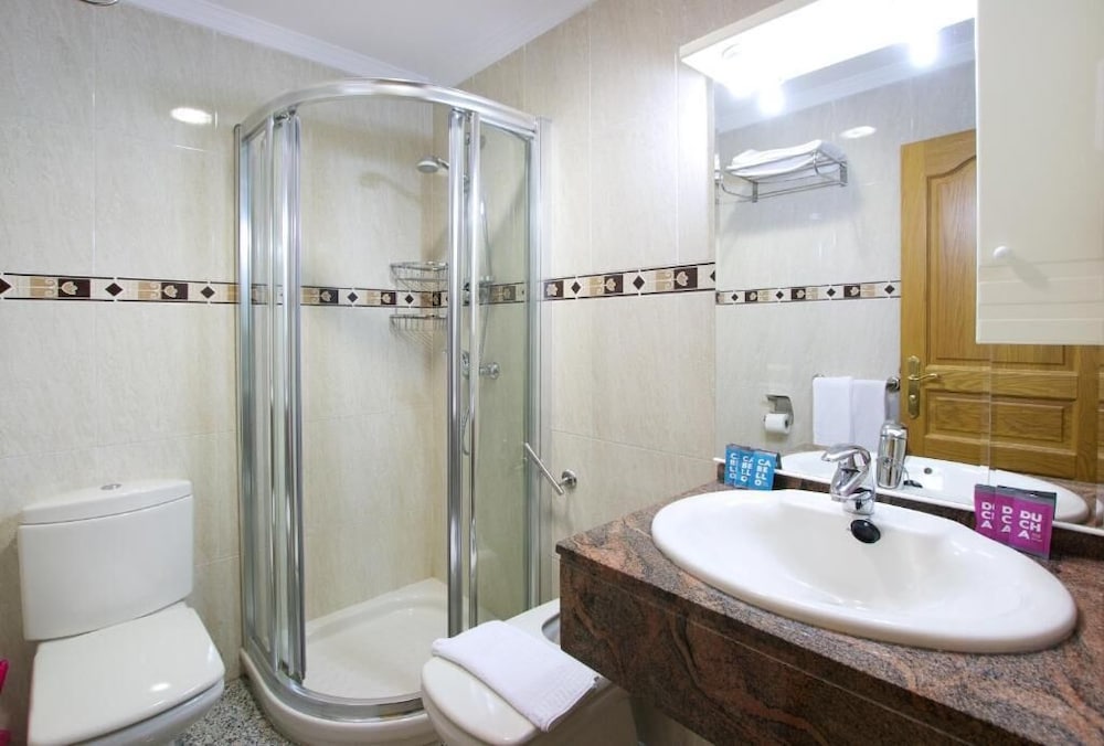 Aparthotel Nuriasol — Hotel rooms in Fuengirola, Andalusia