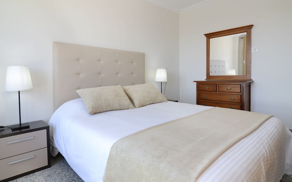Aparthotel Nuriasol — Hotel rooms in Fuengirola, Andalusia