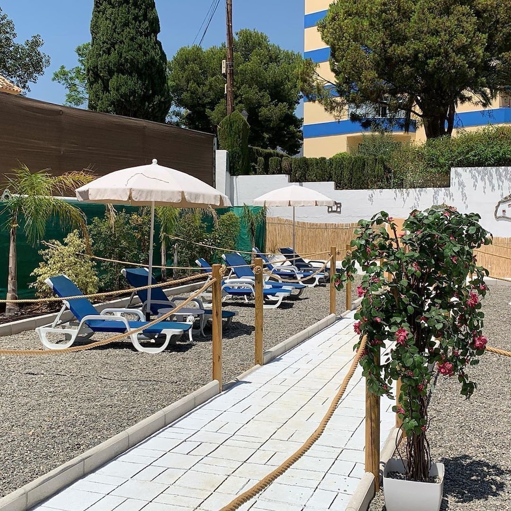 Aparthotel Nuriasol — Hotel building in Fuengirola, Andalusia