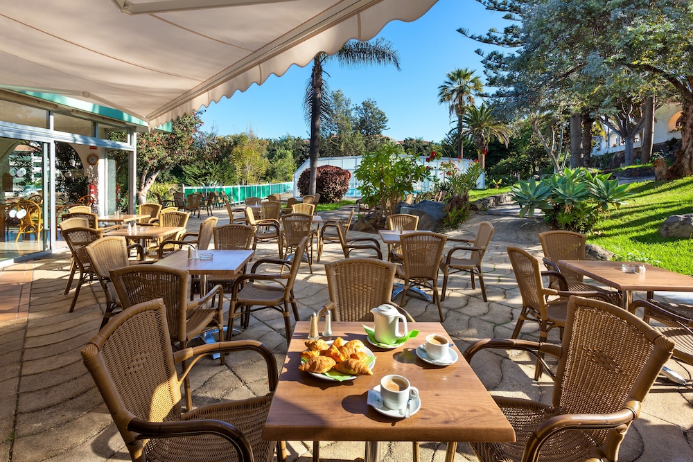 Parque Vacacional Eden — Restaurant in Puerto de la Cruz, Canary Islands