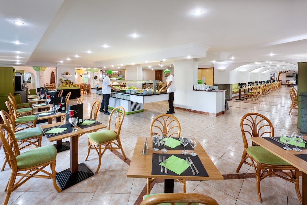 Parque Vacacional Eden — Restaurant in Puerto de la Cruz, Canary Islands