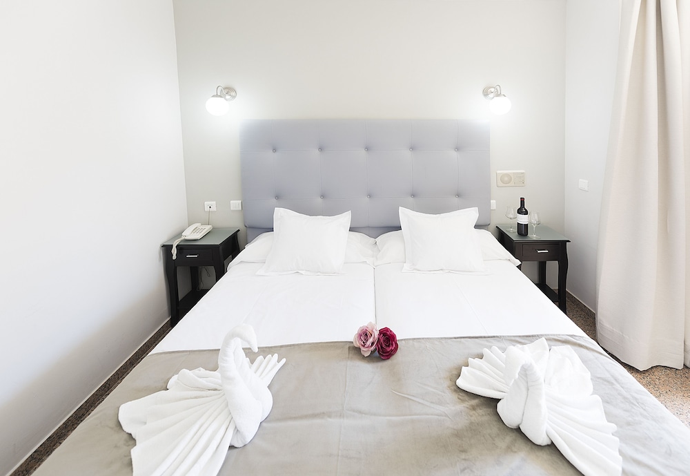 Hotel Toboso Chaparil — Hotel rooms in Nerja, Andalusia
