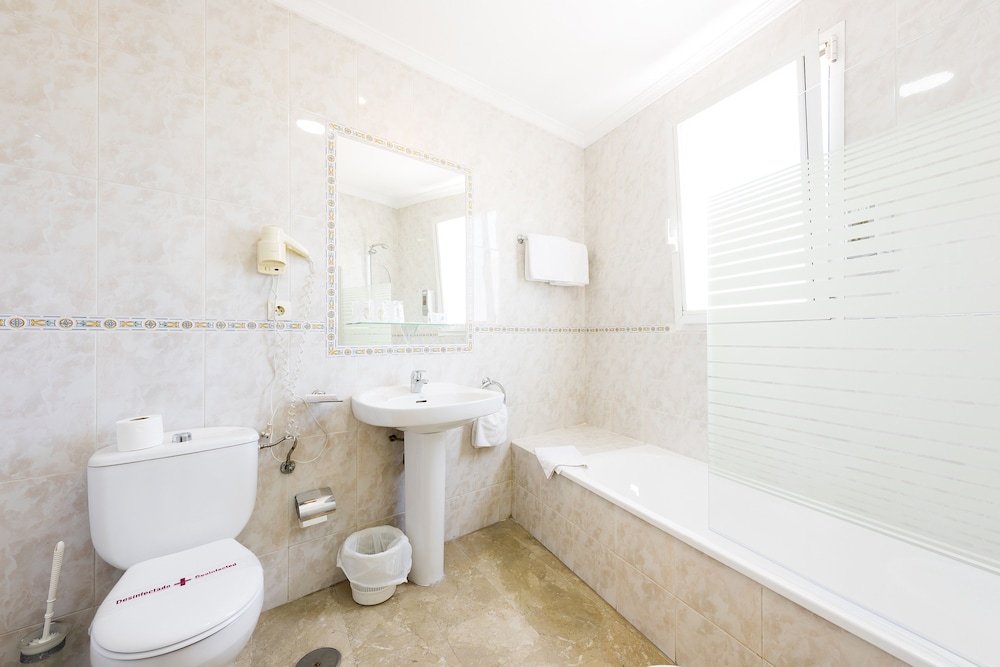 Hotel Toboso Chaparil — Hotel rooms in Nerja, Andalusia