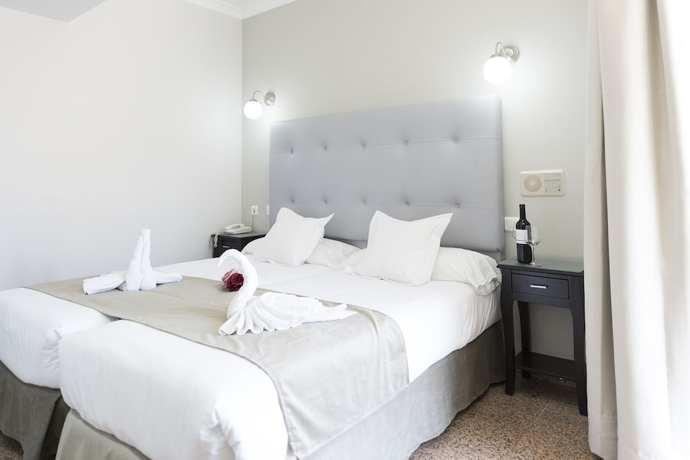 Hotel Toboso Chaparil — Hotel rooms in Nerja, Andalusia