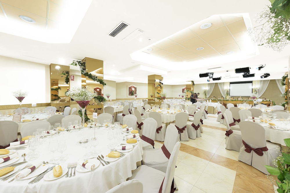 Hotel Toboso Chaparil — Hotel building in Nerja, Andalusia