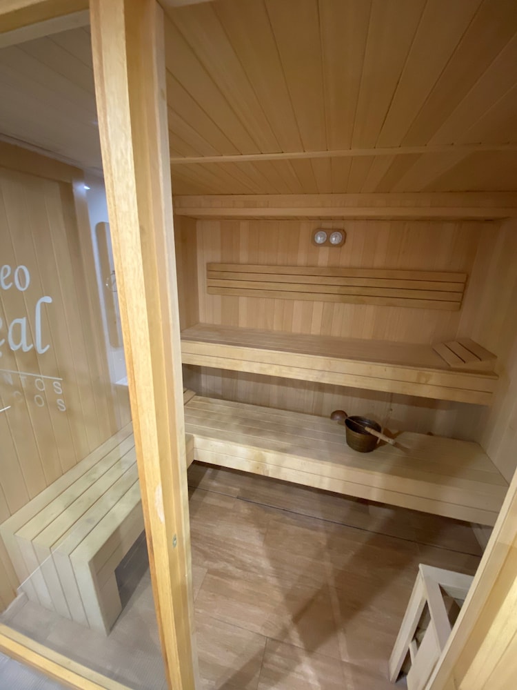Mediterraneo Real Apartamentos Turísticos — Spa in Fuengirola, Andalusia