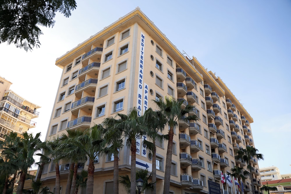 Mediterraneo Real Apartamentos Turísticos — Hotel building in Fuengirola, Andalusia
