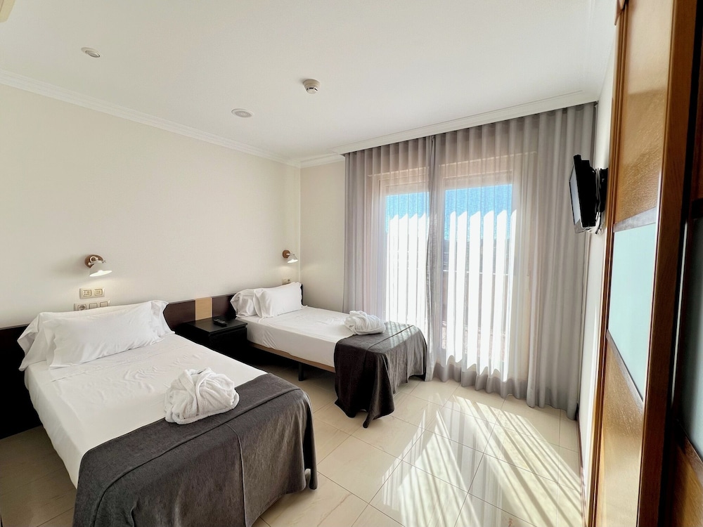 Mediterraneo Real Apartamentos Turísticos — Hotel rooms in Fuengirola, Andalusia